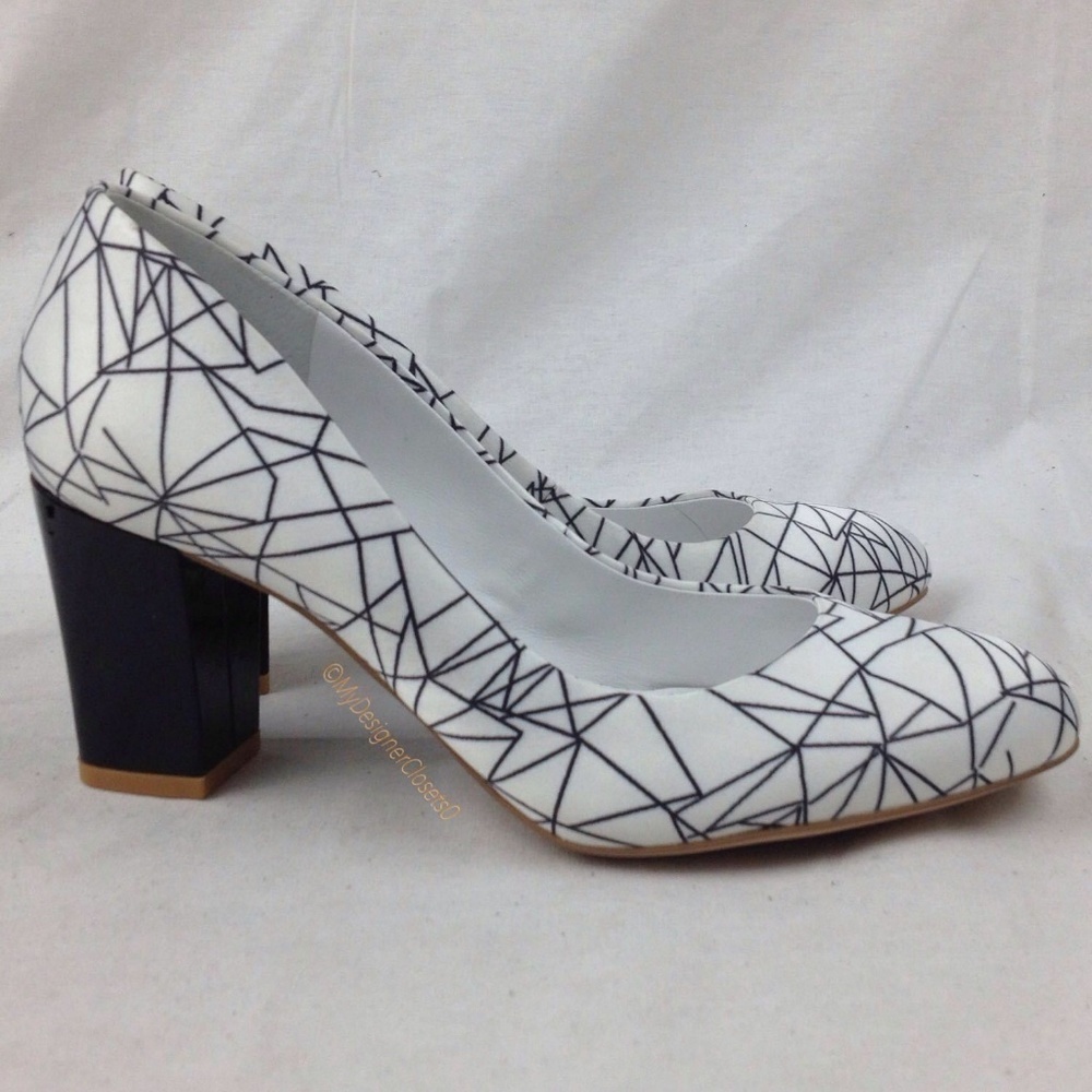 SHOES OF PREY Block Heel Pump sz 6